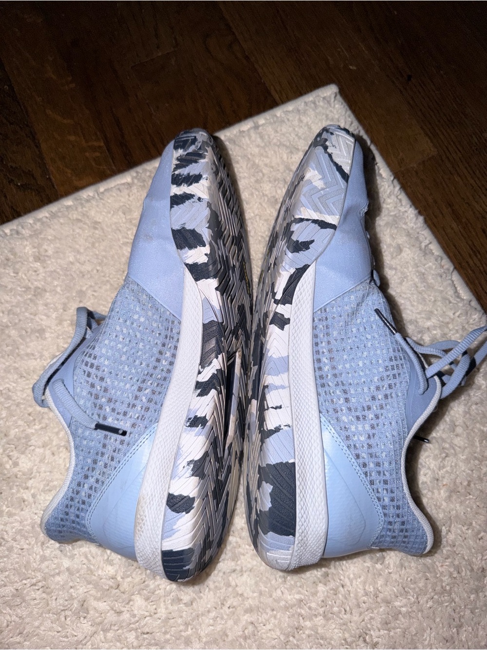 Shoes - Picture 5 of 9